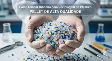 Mãos segurando pellets de plástico colorido de alta pureza, representando o resultado de Como Ganhar Dinheiro com Reciclagem de Plástico.