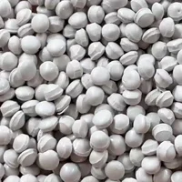 Grãos de polietileno leitoso